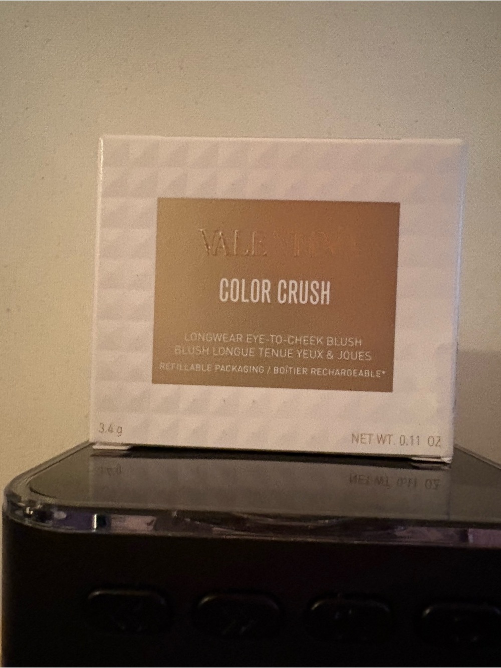 Valentino Color Crush Blush — White and Gold Accent Packaging (refillable)